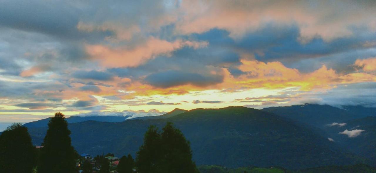 Swabhumi Homestay Kurseong Bagian luar foto