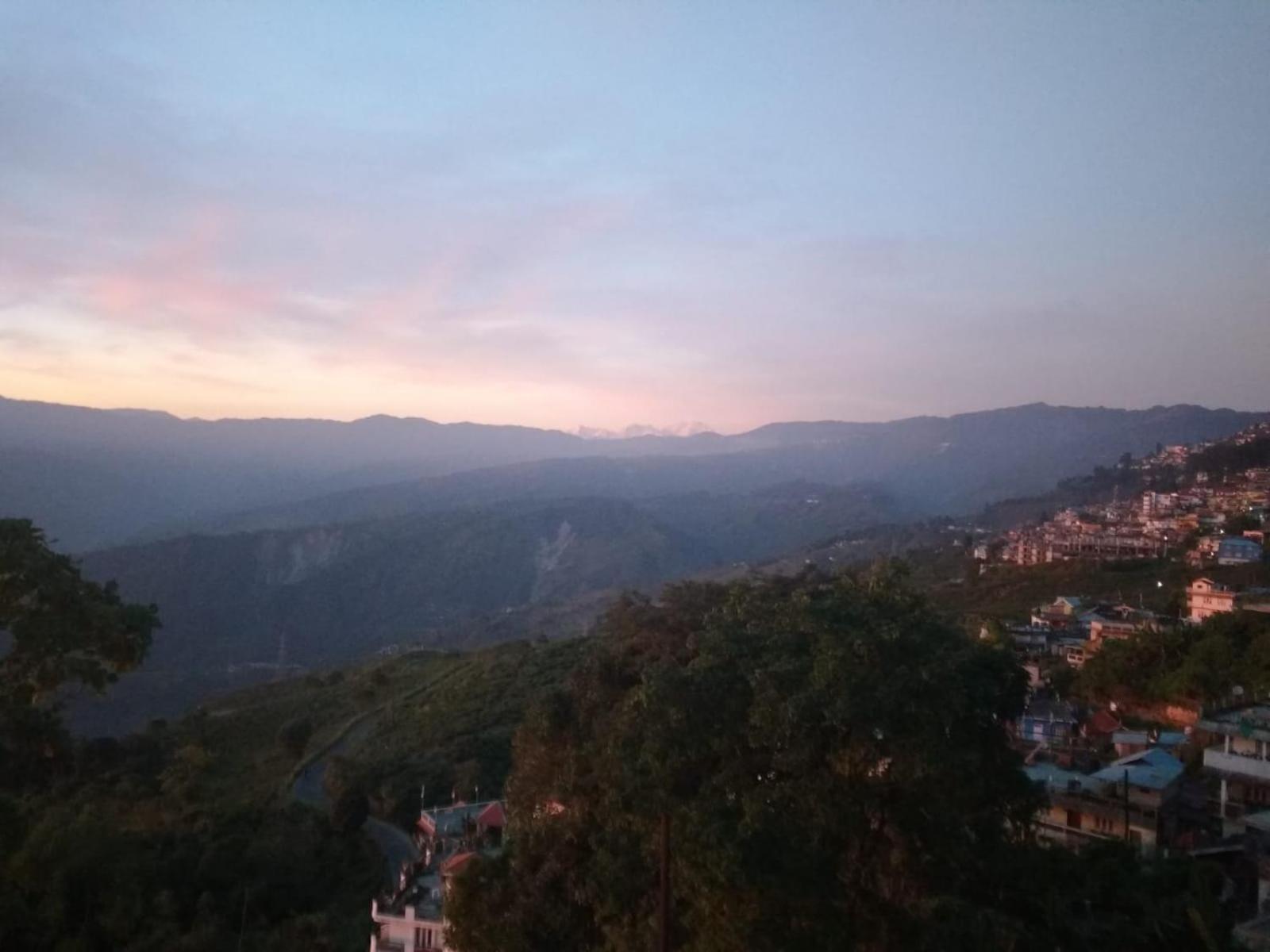 Swabhumi Homestay Kurseong Bagian luar foto